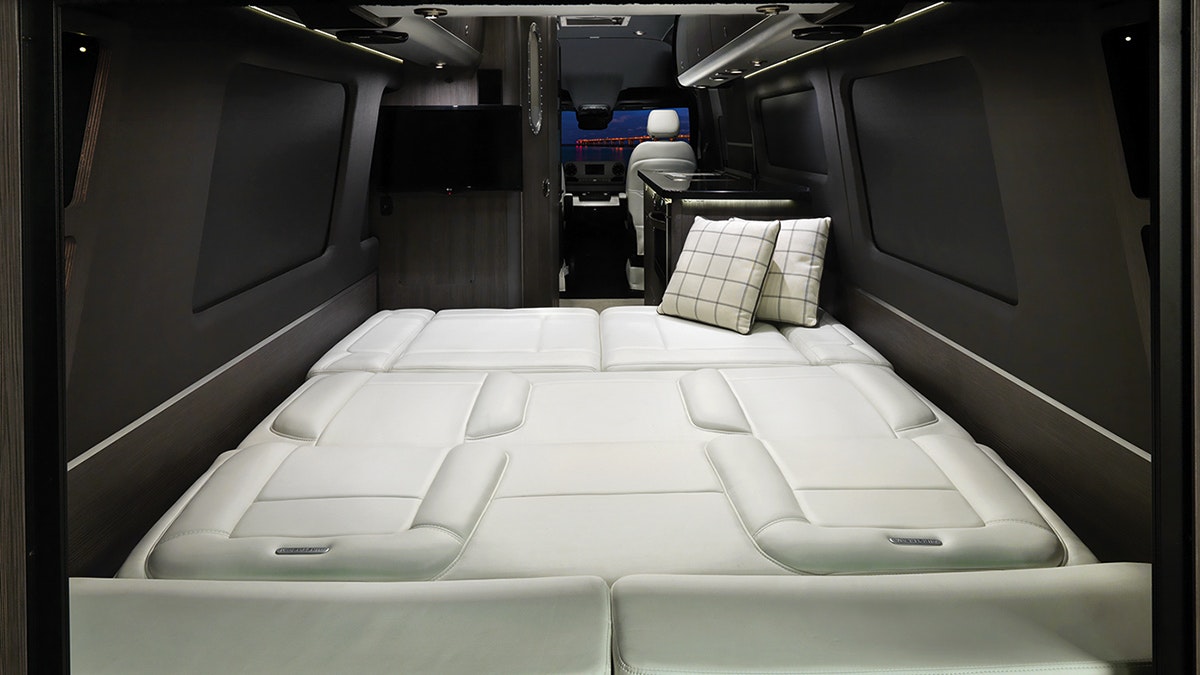 Airstream Interstate Grand Tour Bed